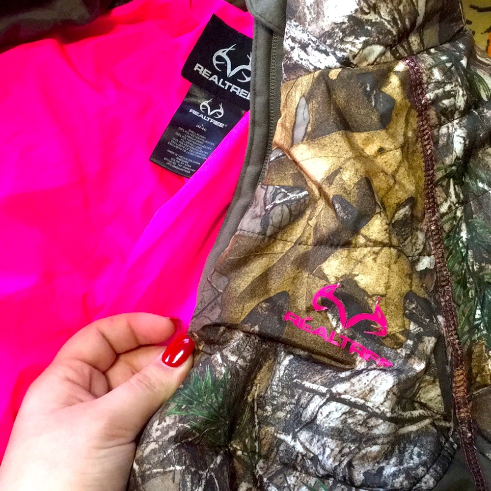 Only worn once or twice real warm!